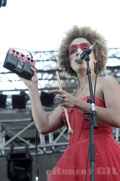 MARTINA TOPLEY BIRD - 2010-08-28 - SAINT CLOUD - Domaine National - Scene de l'Industrie - Martina Gillian Topley-Bird